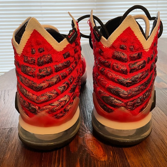 6.5Y LeBron 17s - Picture 4 of 6